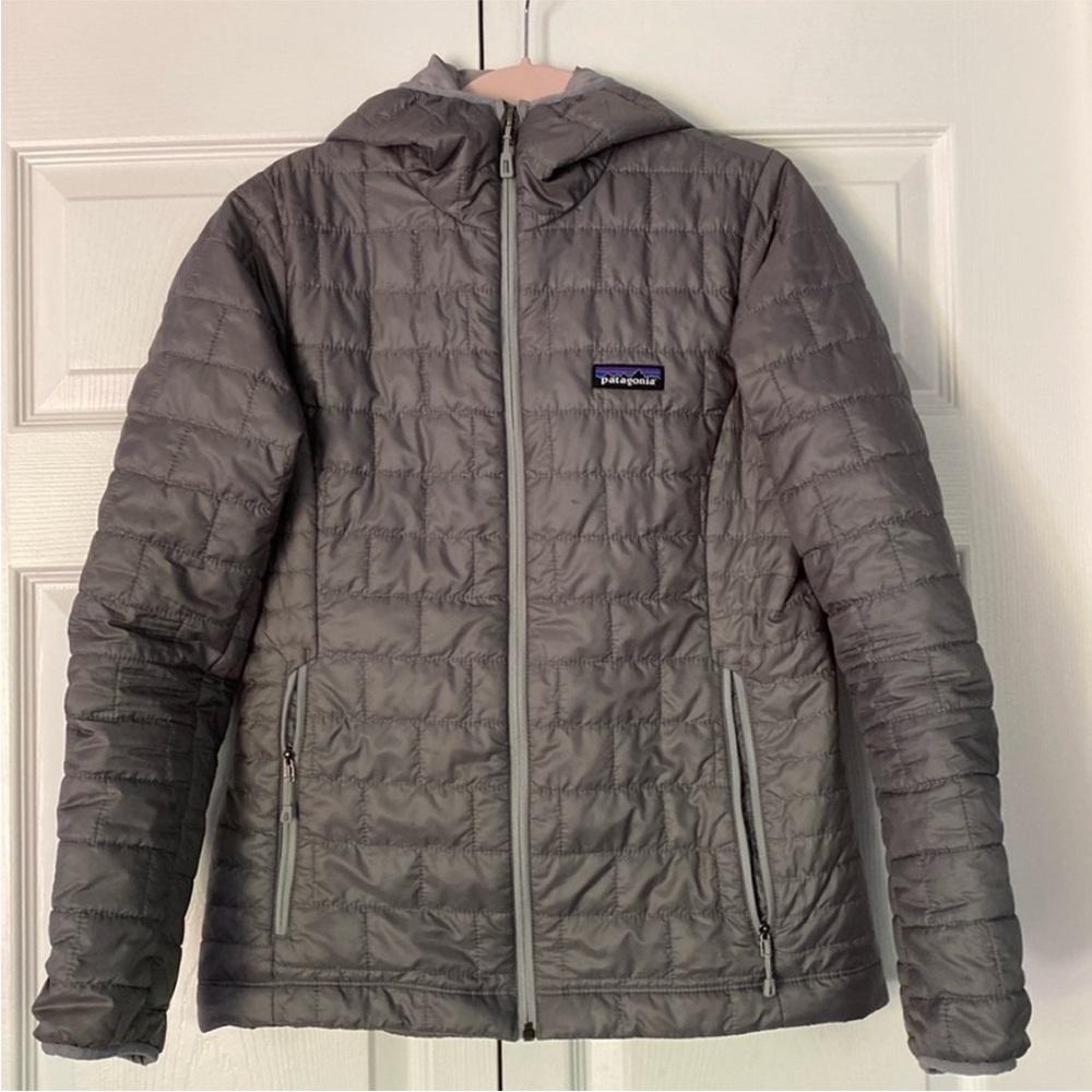 Patagonia Gray Puffer Jacket Lightweight Insulated Design